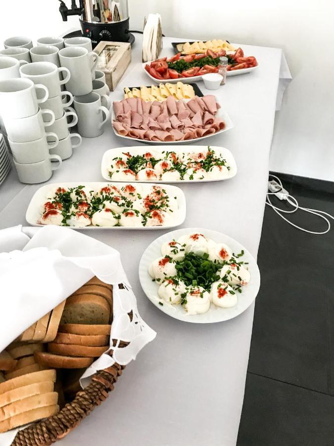 Pensjonat Koliber Sobków Exteriör bild